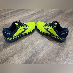 Brooks Adrenaline GTS 22 Road Running Sneakers- Glow Green/Navy, Men’s 11.5D